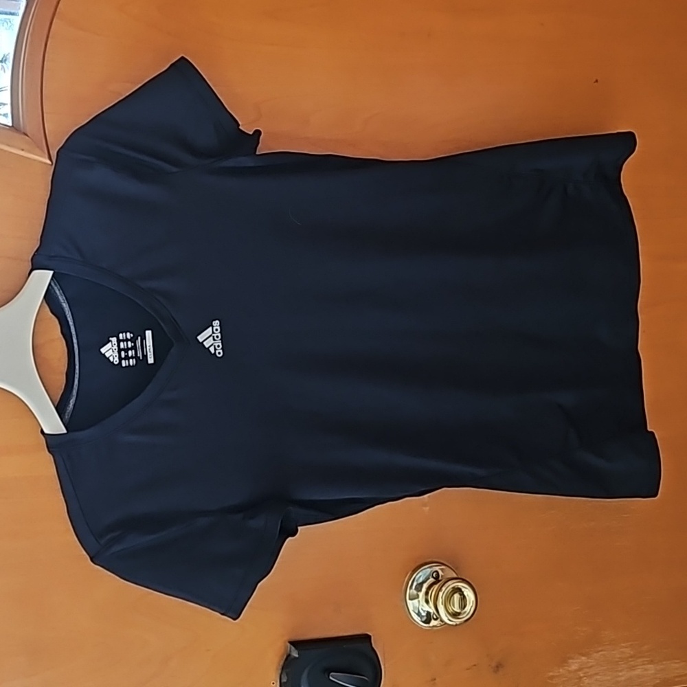 Adidas Climalite V Neck training T-shirt Size S